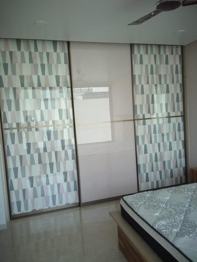 gallery-pictures-of-lacquer-glass-wardrobes-designs-in-delhi-new-delhi-india-top-largest-modular-wardrobe-delhi-india